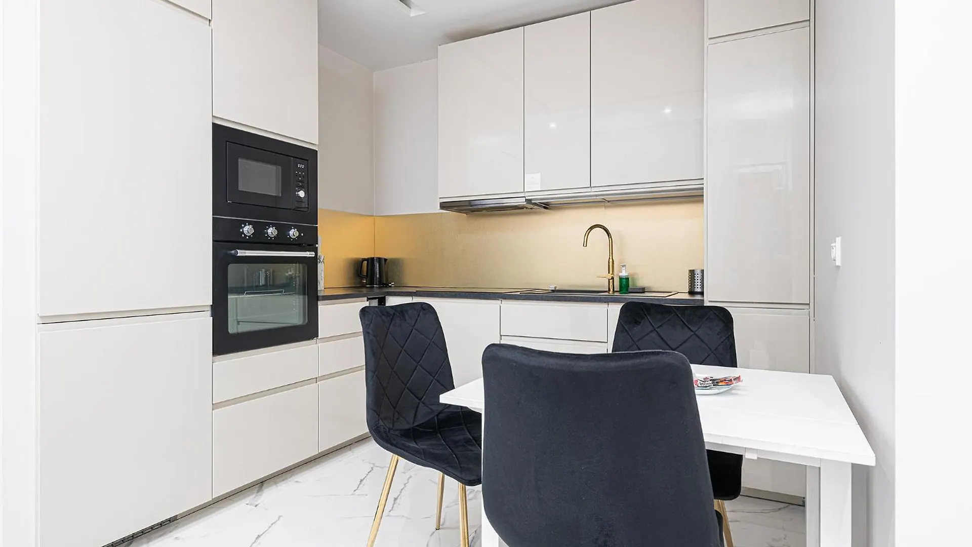 Rentplanet - Apartament Rodziewiczowny Warsaw Apartment